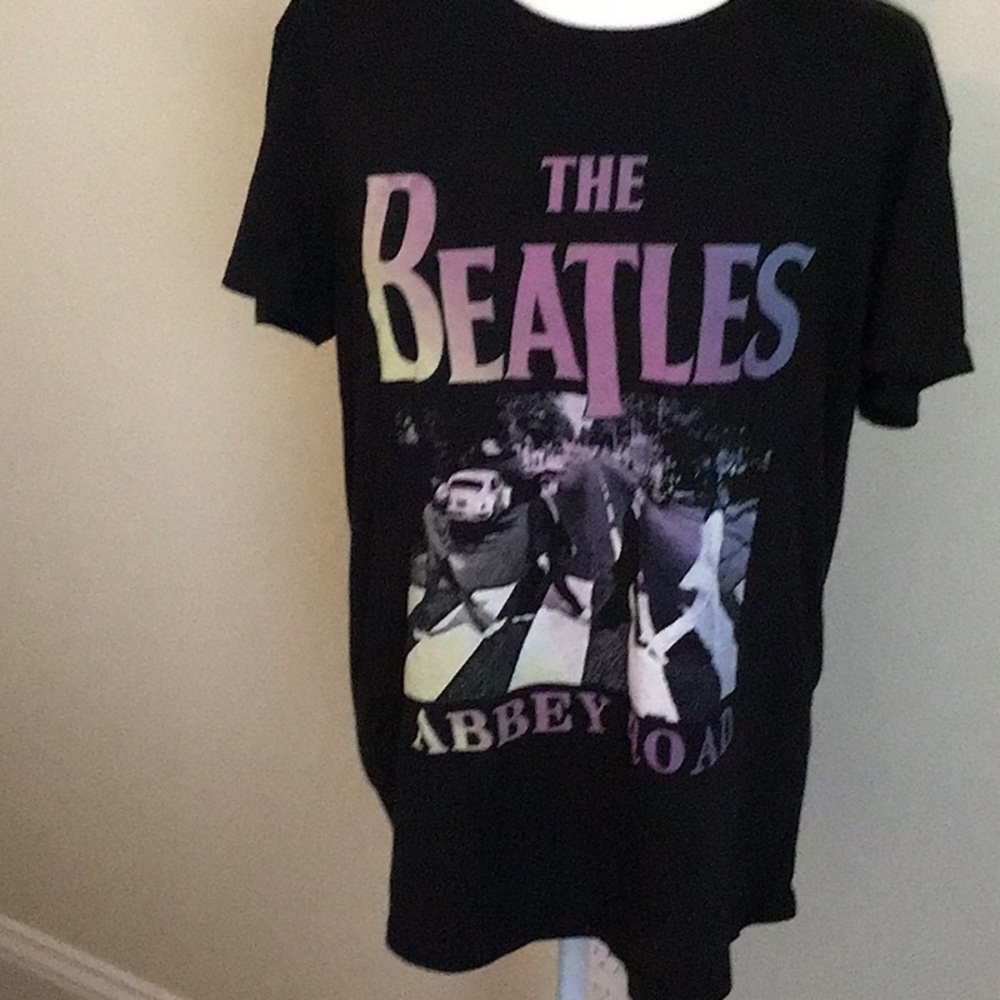 Love tribe black tee shirt size xl great condition preowned